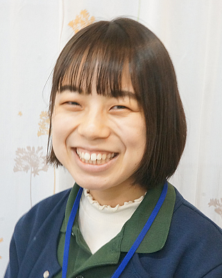 荒木　真里奈